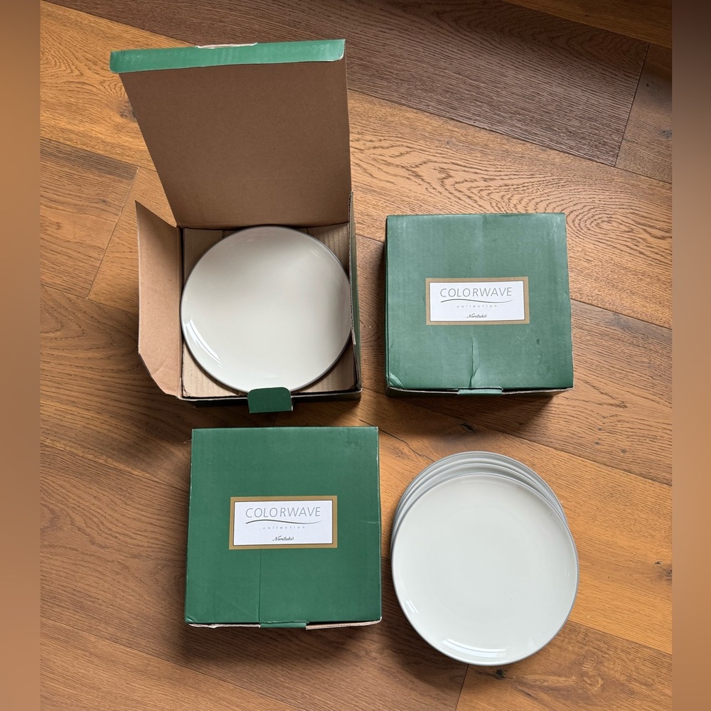 NORITAKE Colorwave Slate White 8.25" Salad Plates, 3 sets of 4 BRAND NEW IN BOX